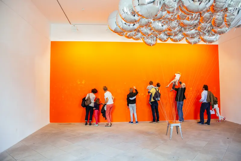 Véronique Joumard, Orange, 2009, und Objets volants, 2008