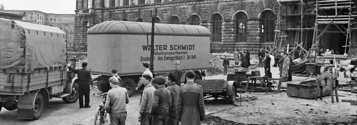 Rückkehr der Gemälde aus Berlin am 27. April 1956