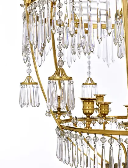 Klassizistischer Leuchter der Chursächsischen Spiegelfabrik in Ei-Form, um 1800 Goldener Kronleuchter