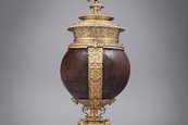 Kokosnusspokal, Willkomm für den Neuen Stall, Valentin Geitner, Dresden, 1586-1588 Gefäß mit einer Kokonuss mit Gold verziert