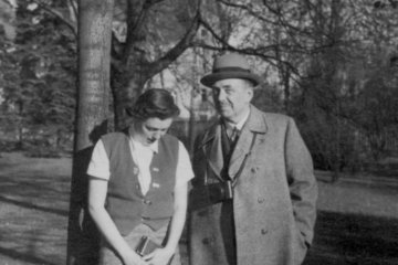 Victor von Klemperer (1876-1943) mit Tochter Dorothea, 1938