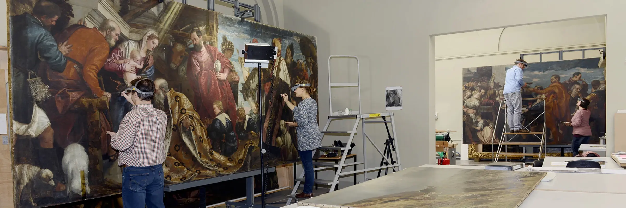 Restaurator*innen bei der Arbeit am Cuccina-Zyklus von Veronese