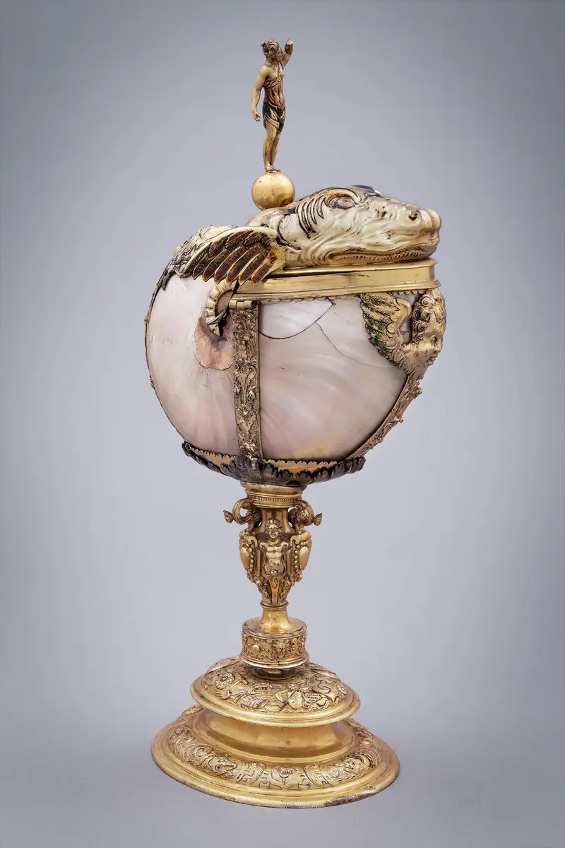 Nautiluspokal mit Deckel in Gestalt eines Fischkopfes