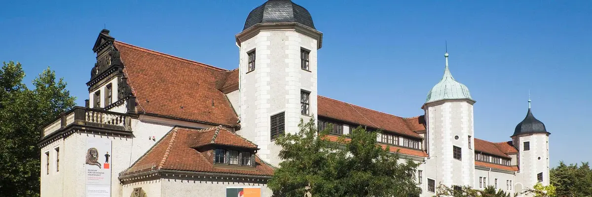 Gebäude des Museum für Sächsische Volkskunst von außen