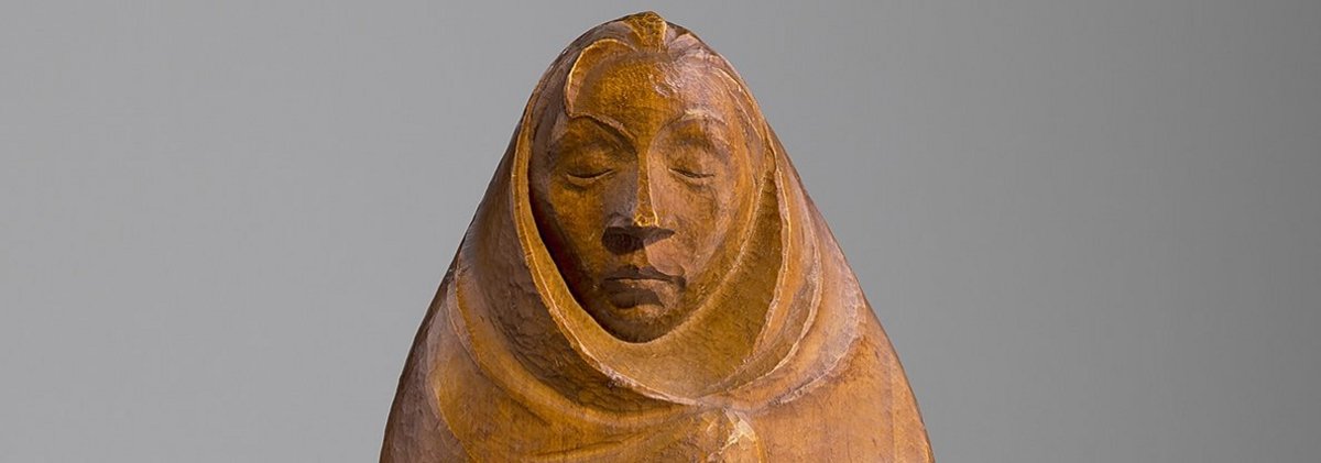 Filzfigur eines Mädchens mit Mantel
