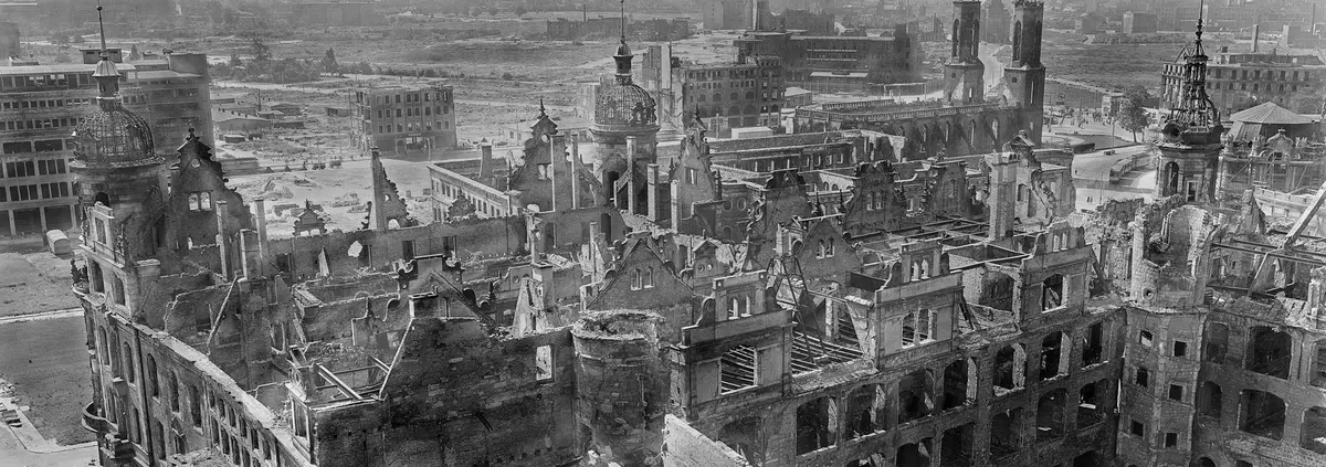 Blick auf das zerstörte Residenzschloss