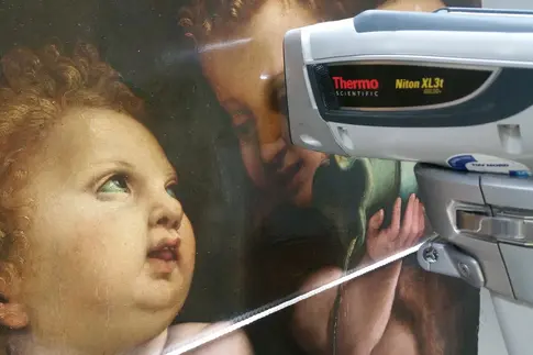 zerströungsfreie Gemäldeuntersuchung mit der RFA