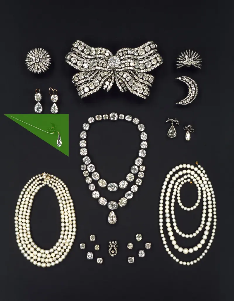 Der Diamantschmuck und die Perlen der Königinnen