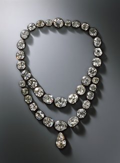 Brillantkollier der Königin Amalie Auguste (in Teilen erhalten) (Diamantschmuck und die Perlen der Königinnen)