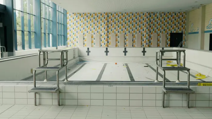 leeres Schwimmbad