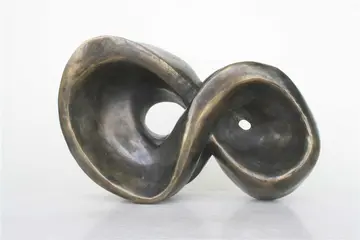 Skulptur in Form einer liegenden Acht