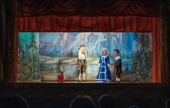 Das Wanderpuppentheater der Familie Dombrowsky am 24.11.2019 im Kultursaal Tauscha