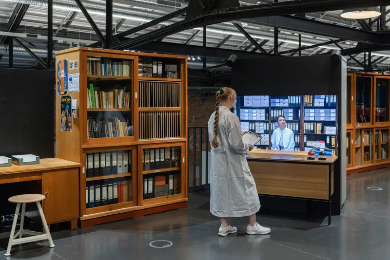 Raumansicht der neuen Puppentheatersammlung im Kraftwerk Mitte