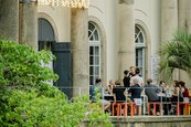 Terrasse des Wasser Palais in Schloss Pillnitz, Design Campus Sommerschule, 2021 skd museum kunstgewerbe studenten workshop kunst kuenstler