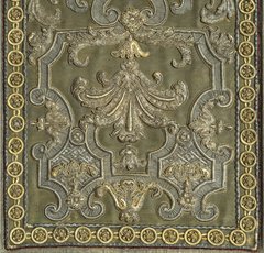 Goldtextilpilaster der Wandbekleidung des Audienzgemach, Ausschnitt Schaft