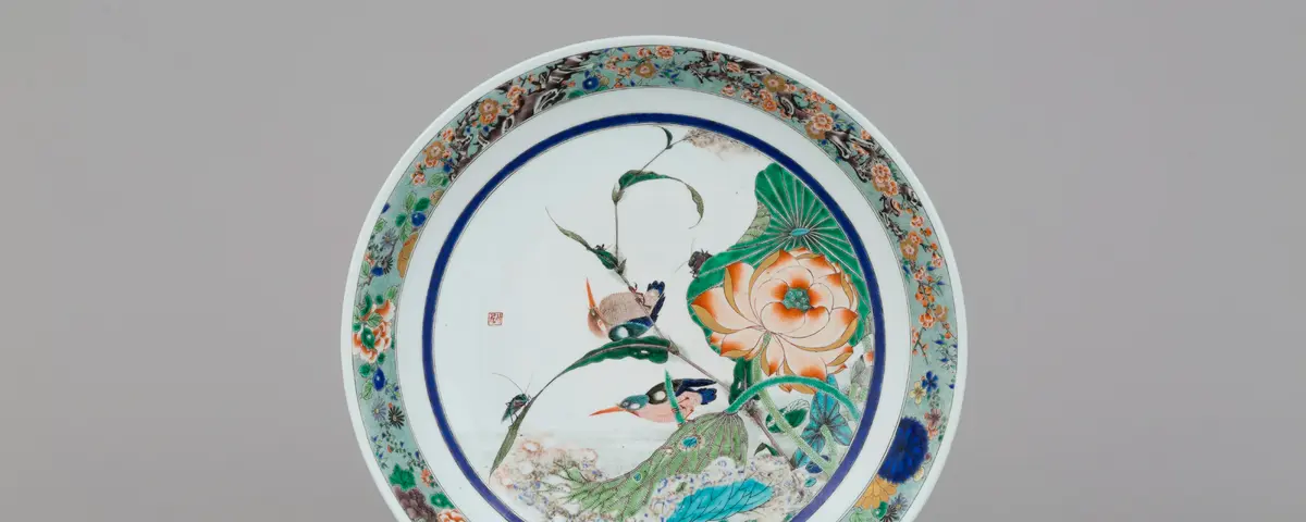 Teller mit Bemalung
