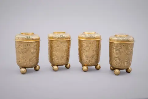 Münzbecher mit dem Monogramm HC