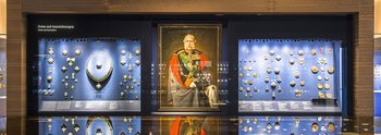 Innenansicht Münzkabinett mit Vitrinen und Münzen und Medaillen