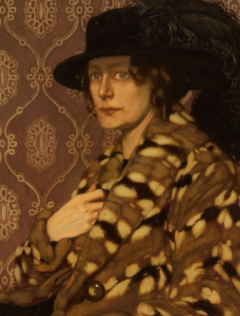 Frau in braunem Pelzmantel