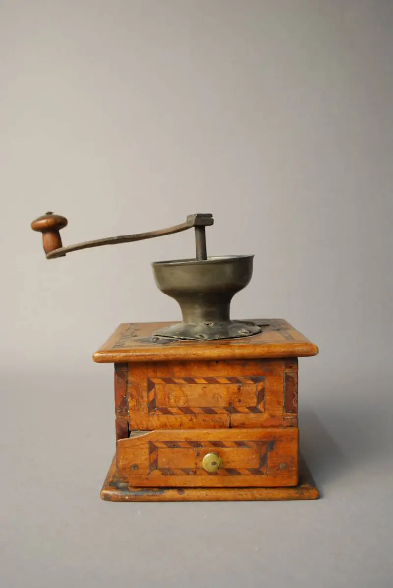 Kaffeemühle mit Intarsien