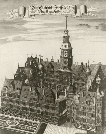 aus der Vogelperspektive ist das Dresdner Residenzschloss in schwarz-weiß zu sehen, oberhalb in alter Schrift die Nennung &quot;Kurfürstliche Residenz&quot;