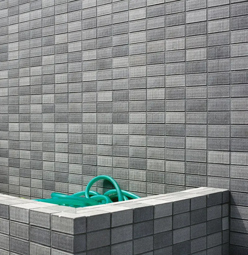 Viktoria Binschtok, grey wall (Serie „Grey Cluster“), 2014