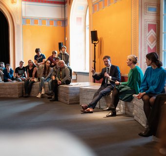 Ausstellungsansicht &quot;Die Erfindung der Zukunft&quot;, Bereich &quot;Zukunftsforum&quot;