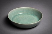 Ru-Schale, Pinselwaschgefäß, China, 1100–1125 hellgrüne Schale mit vielen kleinen Rissen von oben